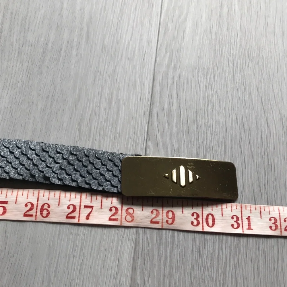 VTG AKIRA GRAY LEATHER BELT ELASTOC STRETCH ONE SIZE